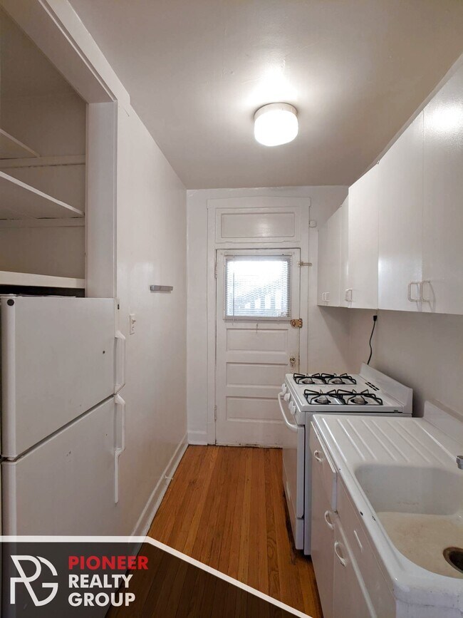 Foto del edificio - 622 W Cornelia Ave