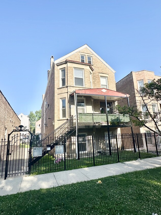 Primary Photo - 2238 S Homan Ave