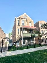 Building Photo - 2238 S Homan Ave