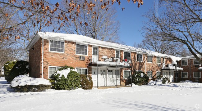 Building Photo - Bethpage Park Apartments