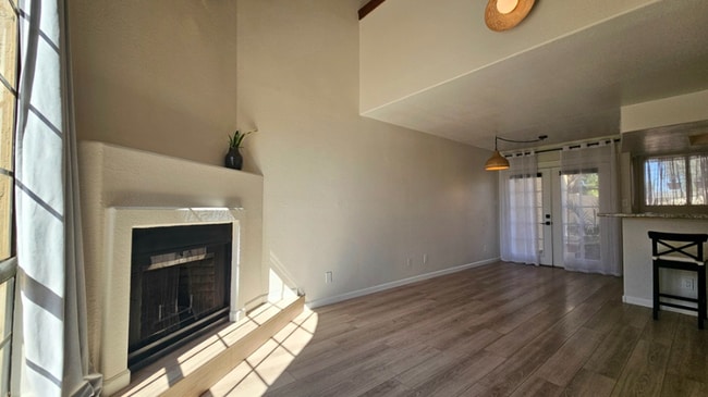 Foto del edificio - 1025 E Highland Ave