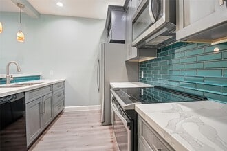 Building Photo - 18809 Egret Bay Blvd