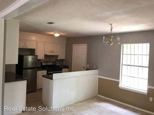 Foto del edificio - 3 br, 1 bath House - 1701 Shady Lane Dr