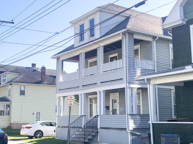 Foto del edificio - 36 Farr Ave