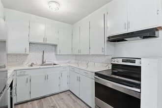 Building Photo - 6318 Laramie St