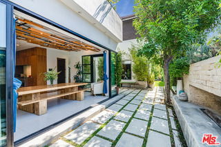 Foto del edificio - 4233 Shadyglade Ave