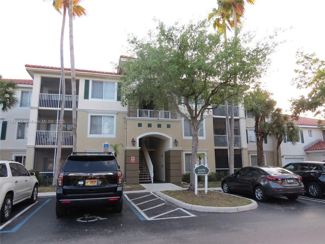 Foto principal - 11771 W Atlantic Blvd