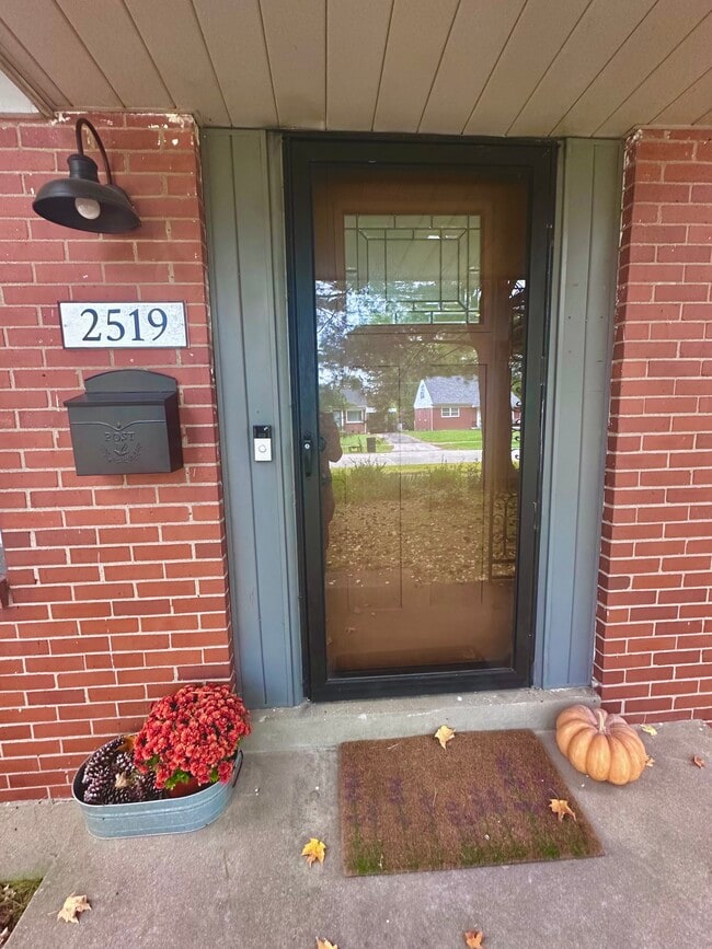 Foto del edificio - 2519 Ashbrook Ave