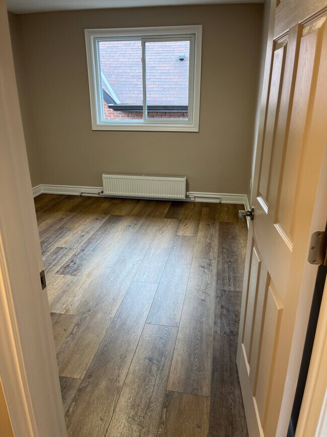 Bedroom 1 - 38 Vanevery St