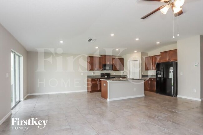 Foto del edificio - 6710 Trent Creek Dr