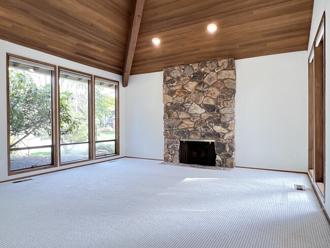 Building Photo - 2531 Medina Cir