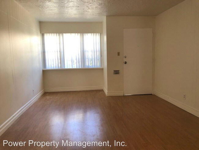 Building Photo - 1502-1508 Maple St