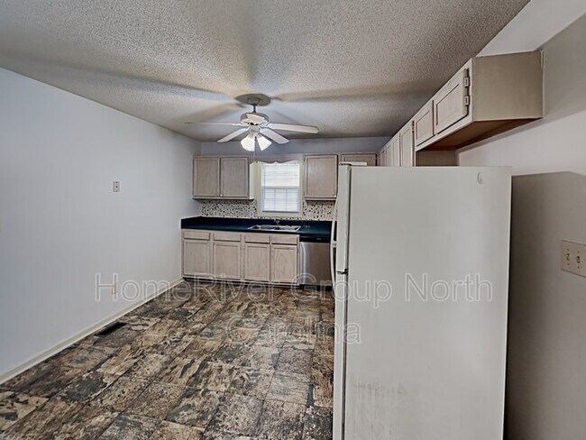 Foto del edificio - 133 E Bellevue Dr