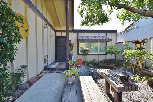 Building Photo - 2 br, 1 bath House - 2380 Goldcrest Cir