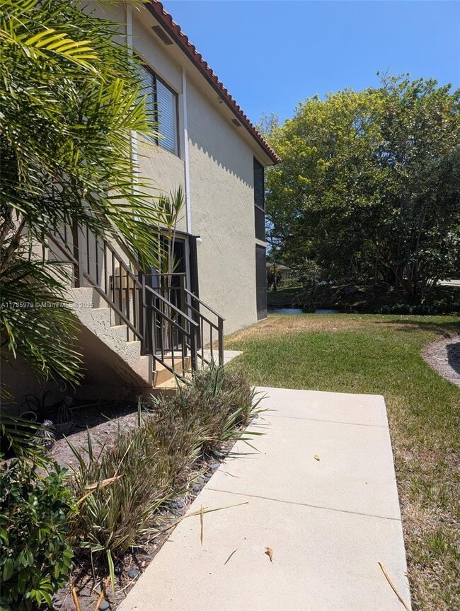 Foto del edificio - 440 Lakeview Dr
