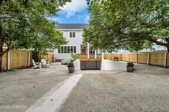 Building Photo - 306 7th Ave