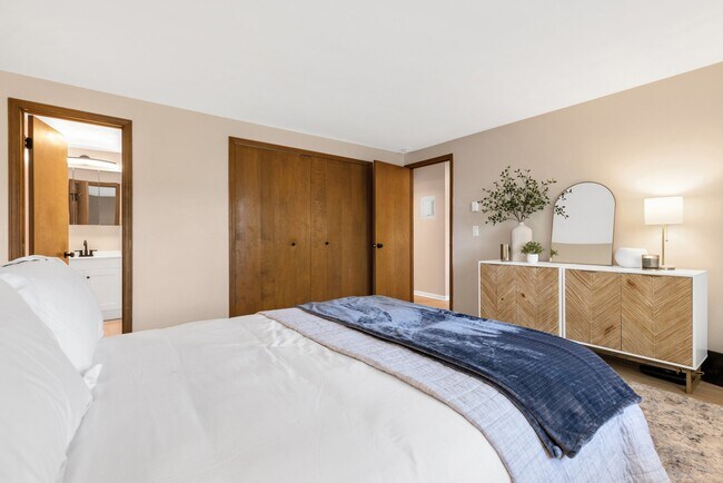 Foto del edificio - 7300 Cedar Post Rd