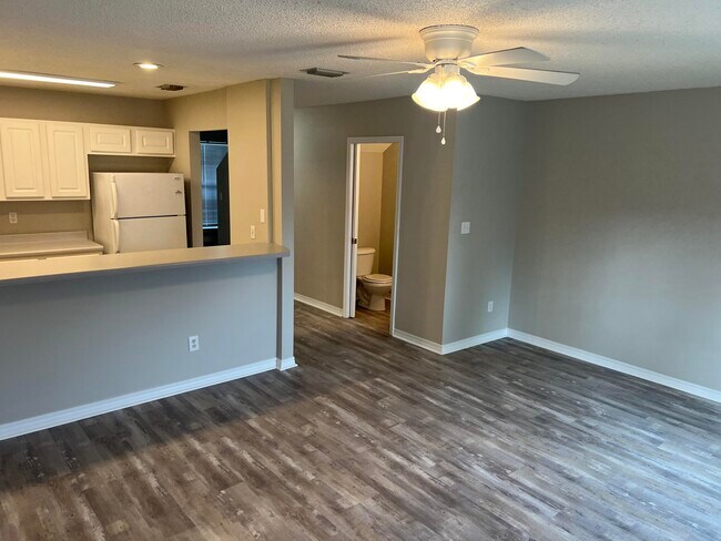 Foto del edificio - 2263 Whitman Ln