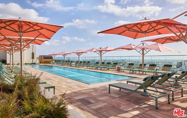 Foto del edificio - 700 Broadway