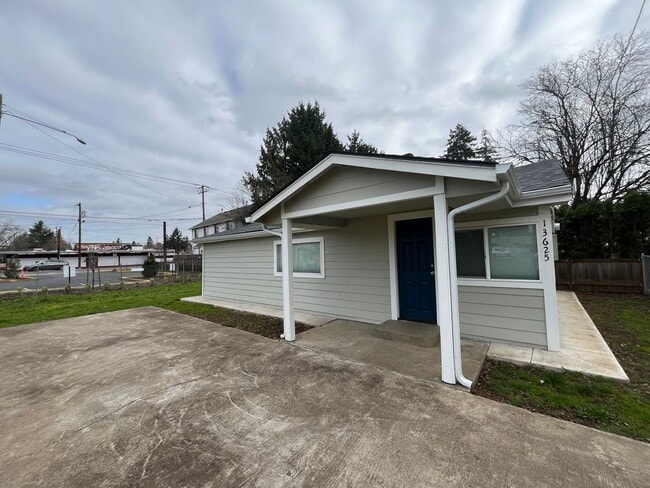 Foto del edificio - 2 Bed 1 Bath home in Powellhurst-Gilbert! In Unit Laundry and Private yard!
