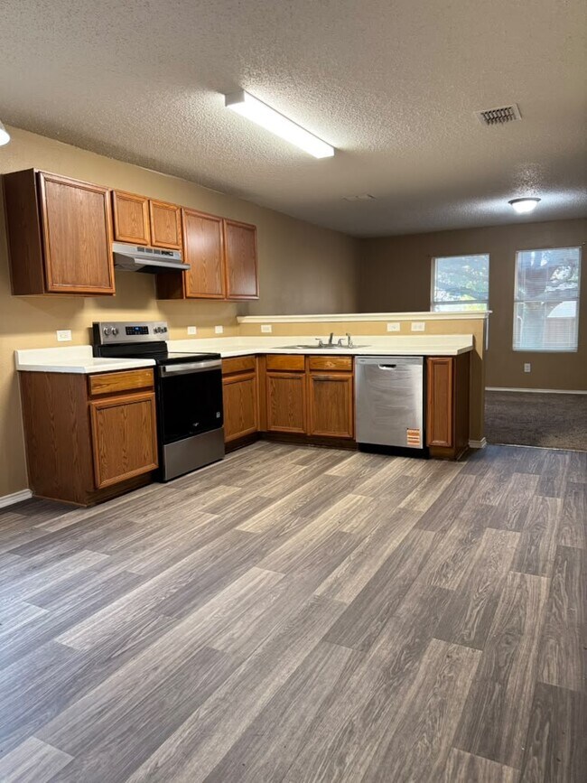 Building Photo - 745 Grambling Dr