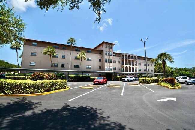 Foto del edificio - 6150 Gulfport Blvd S