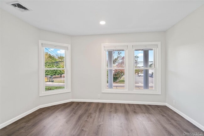 Building Photo - 7 Pulaski Rd