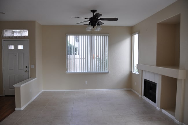 Building Photo - 9468 Compass Point Dr S