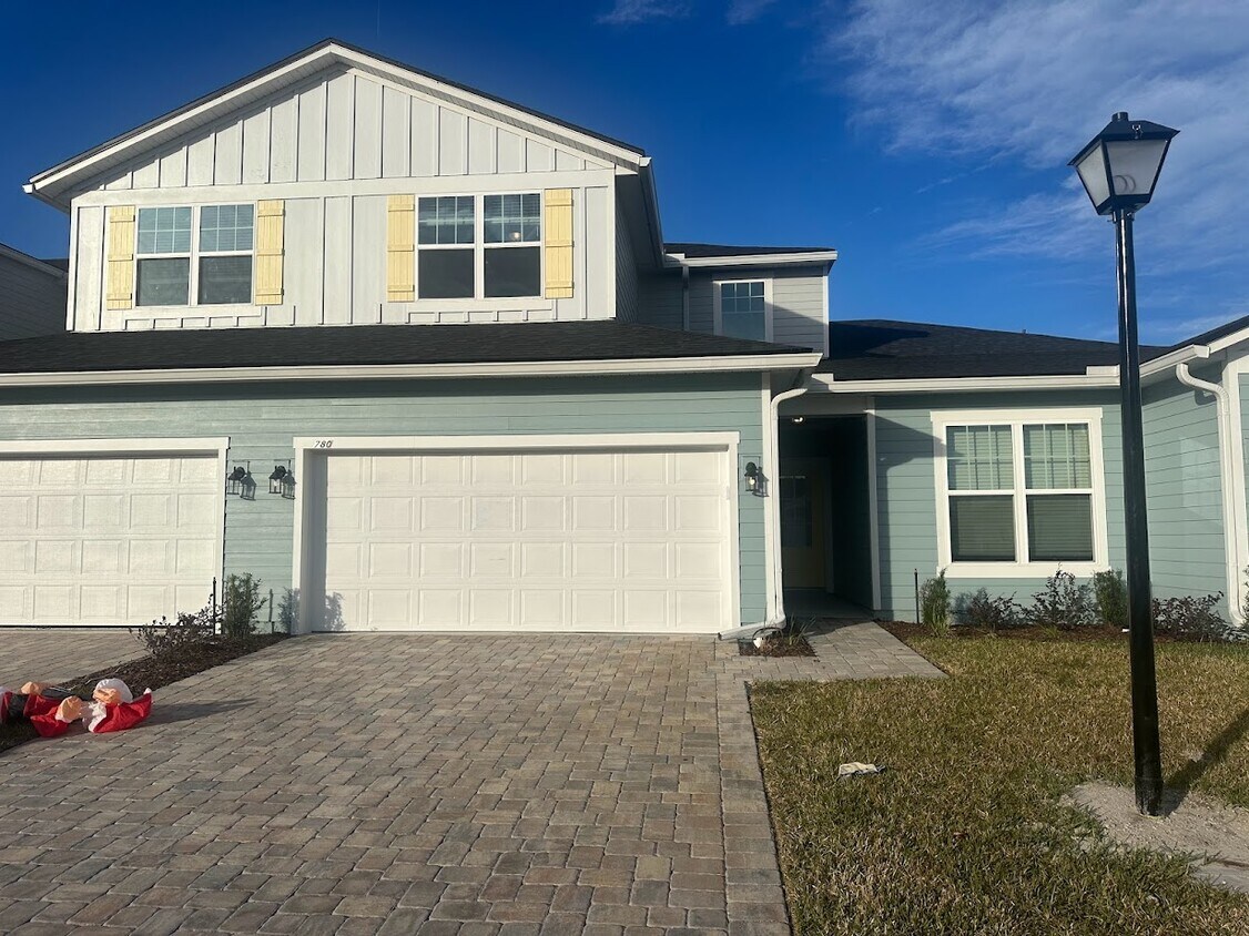 Primary Photo - 780 Cherry Elm Dr