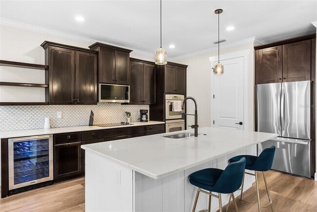 Foto del edificio - 2915 W Bay View Ave