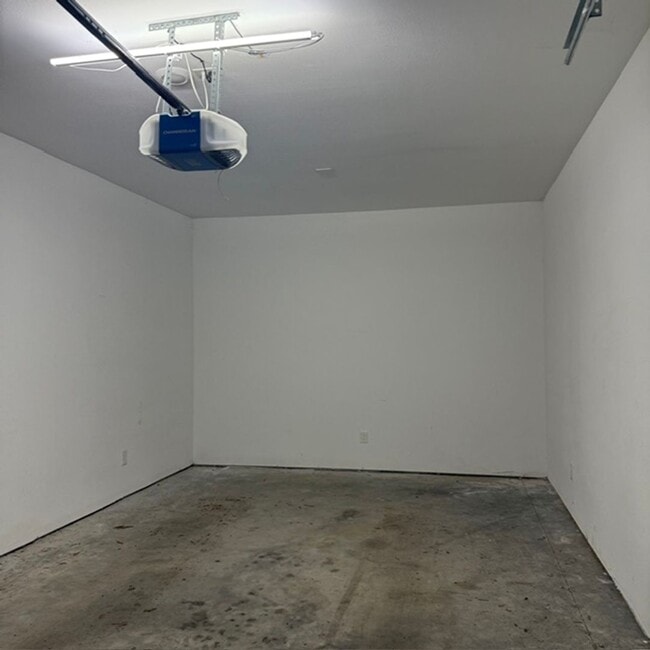 Building Photo - 774 Parklawn Ct