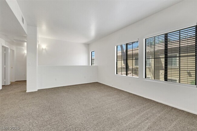 Foto del edificio - 2041 Hussium Hills St