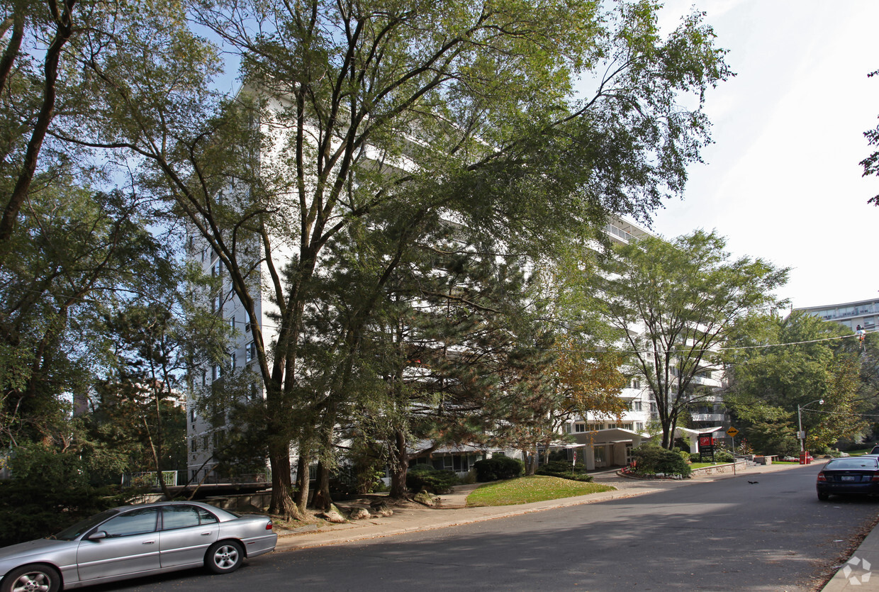 Primary Photo - Shallmar Court Apartments