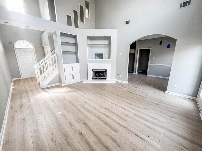 Building Photo - 9288 S Fairmont Cir