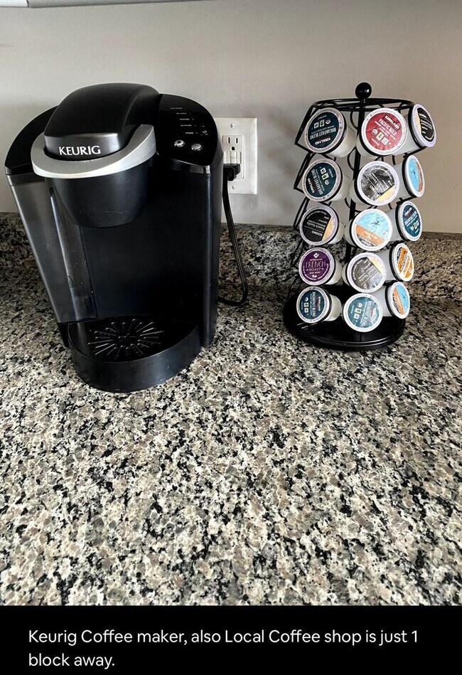 Building Photo - Experience the Lofts Collective