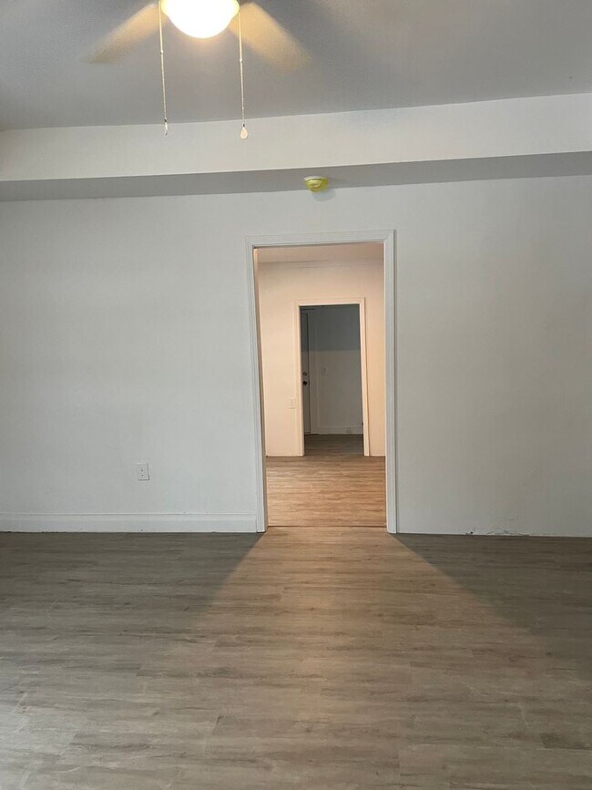 Foto del edificio - Remodeled 2 Bed 1 Bath House Available 4-15-2024