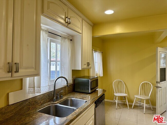 Foto del edificio - 1252 Burnside Ave