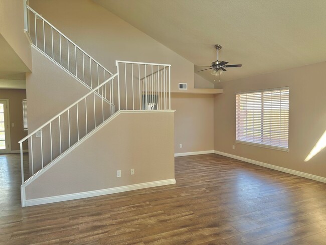 Building Photo - 4 bedroom Home for Rent in Murrieta close ...