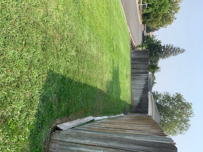 Building Photo - 2 br, 1 bath House - 3148 PENNLAND DR
