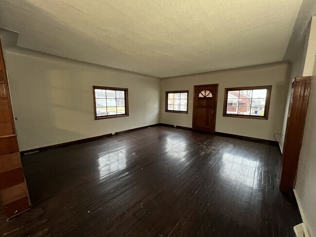 Building Photo - 766 Lathrop St