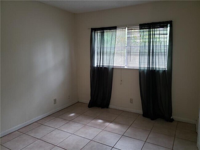 Foto del edificio - 3610 NW 21st St