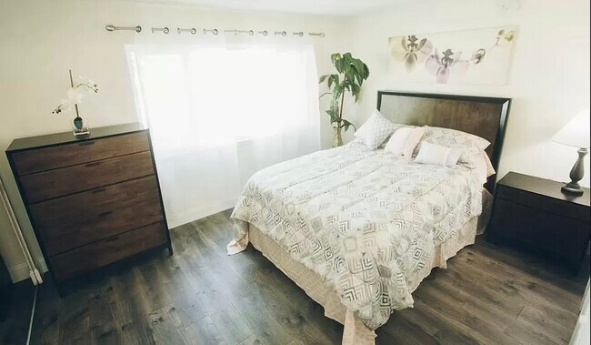 Master Bedroom - 4948 Calle de Escuela