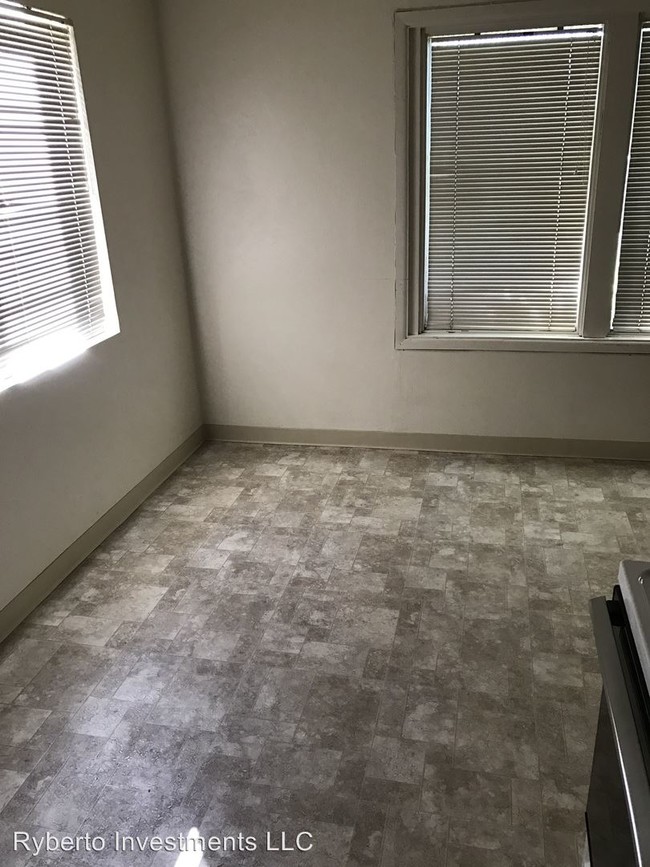 Foto del edificio - 222 E 30th St