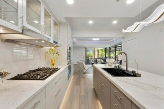 Building Photo - 7161 E Rancho Vista Dr