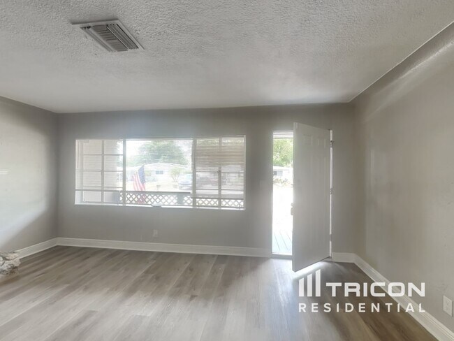 Foto del edificio - 5930 66th Terrace