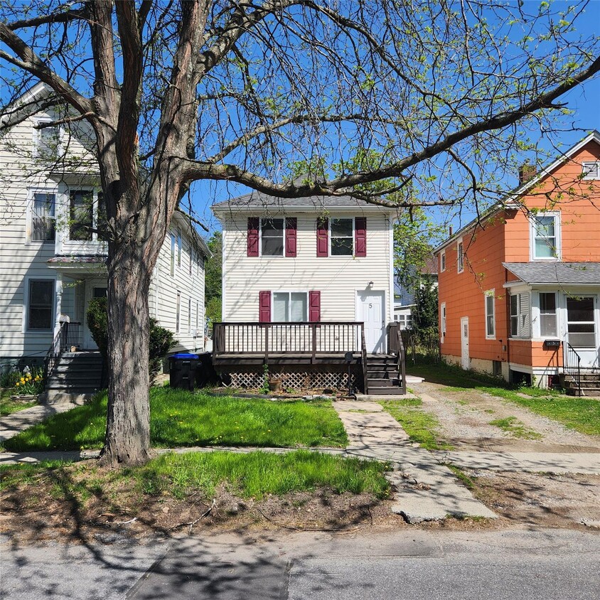 Primary Photo - 5 Morton St