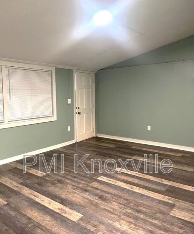 Foto del edificio - 720 Jonathan Ave