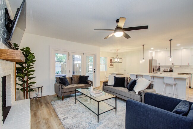 Foto del edificio - 5907 Warm Springs Rd
