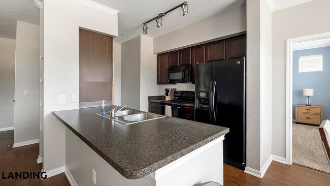 Building Photo - 14807 Woodland Hills Dr