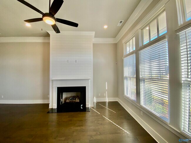 Foto del edificio - 343 Hay Rake Dr